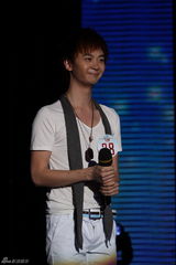 幻灯组图：快男300强突围赛第2场 农民诗人出局