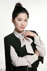 组图：《花开半夏》将播 阚清子优雅剧照曝光