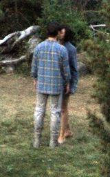 组图：阿汤哥忙拍新片 与邦女郎上演吻戏