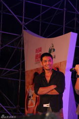 组图：邵兵亮相时尚盛典获大奖 成熟魅力引爆全场