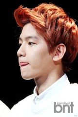 组图：SISTAR孝琳下衣失踪似没穿 EXO白衣纯情