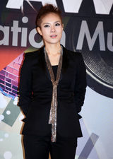 高清图：少女时代CNBLUE等组合出席音乐颁奖礼