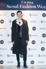 独家：韩星车艺莲高雅拉等优雅亮相首尔时装周