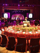 独家组图：晶刚大婚内场喜庆迎宾 李小鹏开心热聊