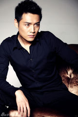 组图：霍政谚写真棱角分明展男色诱魅惑