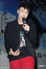 组图：吴克群梁静茹夏日唱响 潘玮柏杨丞琳接棒