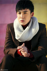 组图：张睿初冬写真 复古文艺演绎型男风采