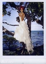 高清组图：超模裴蓓登《新娘》封面 演绎冬季恋歌