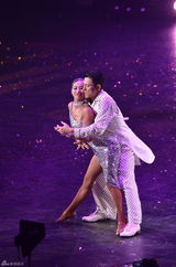 高清组图：刘德华开唱义字当头 为郑伊健个唱造势