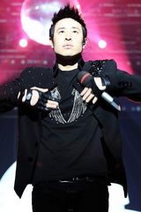 幻灯组图：华语榜中榜成都揭幕 潘玮柏张靓颖站台