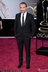 组图：上届影帝让-迪雅尔丹亮相魅力十足