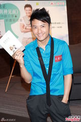 组图：张可颐劝邓萃雯勿太执着 望早发电视牌照