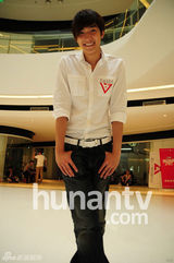 组图：快男选手酷似李敏镐 为选秀放弃剑桥