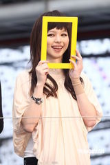 组图：徐若瑄自称热恋中 不跟风女星玩闪婚 