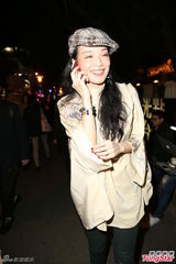 组图：舒淇王家卫现身张震婚礼引骚动