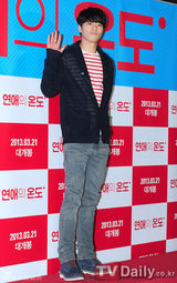 组图：孔孝真池城等助阵《恋爱的温度》VIP试映