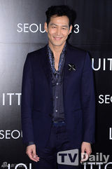 组图：少时Jessica秀美腿 崔智友长裙优雅