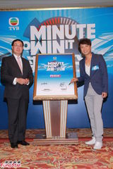 组图：李克勤回无线主持《决战一分钟》