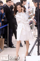 组图：韩星文彩媛白衣飘飘清新亮相签名会