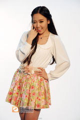 组图：广州快女50强拍创意大片 清新美女现场搞怪