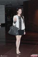 组图：黄长兴大婚众艺人道贺 三轮豪车霸气接亲