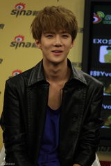 高清图：EXO-K世勋做客图回顾 卖萌大笑心情好