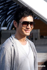 高清：黄晓明正考虑在台北置产 否认李冰冰结婚