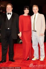 组图：《黑马》首映 布莱尔带初生儿子走红毯