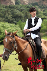 组图：朴海镇《另一种灿烂生活》上演美男诱惑