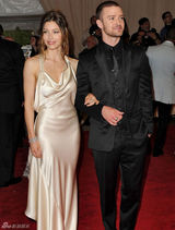 高清组图：纽约大都会庆典 杰西卡-贝尔携手贾斯汀