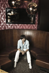 组图：包小柏型男写真曝光 多味人生遇见不同的自己