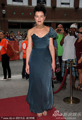 《安娜-卡列妮娜》首映 凯拉-奈特莉携手裘德-洛