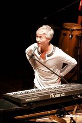 幻灯：周启生举办爵士音乐会 创作歌手不忘发掘新人