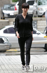 组图：韩星张美仁爱憔悴出席涉药案第7次庭审