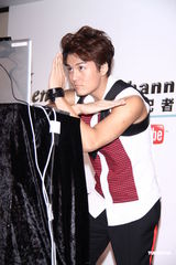 组图：吴克群承认与阿娇合作 盼媒体勿二度伤害她