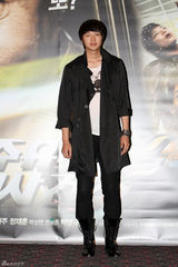 高清图集：赵汉善池贤宇宣传《加油站袭击事件2》