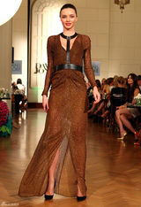 高清组图：辣妈超模米兰达-可儿现身悉尼走秀