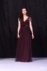 高清组图：李嘉欣性感代言 不评价锋芝婚事