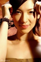 组图：《失恋33天》CICI叶倩云写真身材惹火