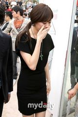 组图：金孝珍金花雨釜山宣传《所有女人都叫智友》