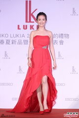 组图：林依晨出席代言活动 将赴英游学