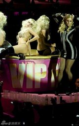 高清组图：帕丽斯-希尔顿西班牙性感亮相香艳派对