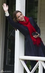 组图：英国凯特王妃频频亮相 偏爱优雅装扮