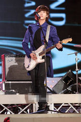 组图：韩团FT Island精彩献唱 主唱弘基再成焦点