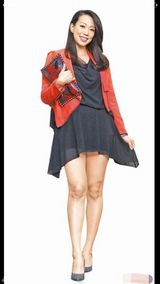 组图：吴辰君怀孕五月踩高跟鞋晒大肚