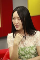 组图：杨钰莹甜美依旧否认逆生长 笑称性格很酷