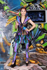 组图：杨千嬅亮相化身蝴蝶仙子 自曝3个月减10斤