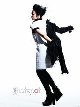 组图：《肩上蝶》回归纯粹 桂纶镁演绎黑白态度