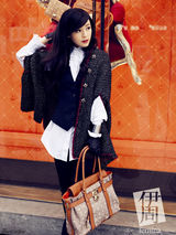 组图：张静初压轴《伊周》封面秀法式浪漫