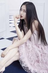 组图：Angelababy曝时尚大片优雅高贵